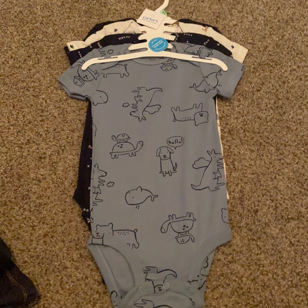 4 brand new onesies